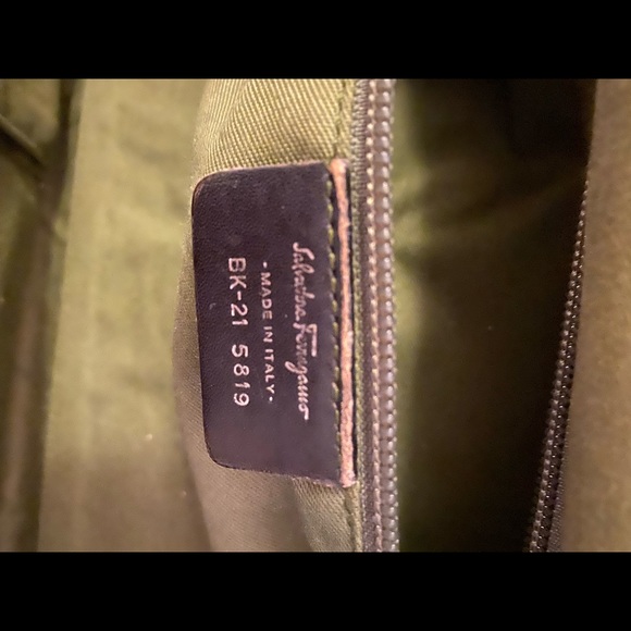 Salvatore Ferragamo purse black - Picture 7 of 16